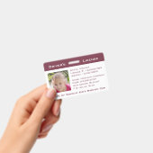 子供たちが運転免許証の自転車に乗る車を装う バッジ (手持ち)