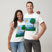 子供たちの裏庭のプールの光景と太陽の木 Tシャツ (ユニセックス)
