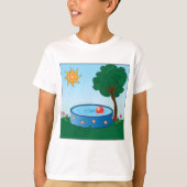 子供たちの裏庭のプールシーンと太陽の木 Tシャツ (正面)