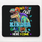 子供たちはここで恐竜の幼稚園を来見る マウスパッド (正面)