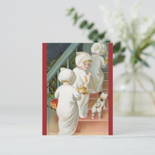 子供たちは犬のクリスマスで階段をつま先で上がる ポストカード (スタンド正面)