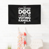 子供のいない犬好きの私がカマラを支持する選挙に行く 横断幕 (インサイチュ)