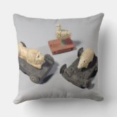 子供のおもちゃは:ハリネズミ、ライオンと鳩、蘇 クッション (裏面)