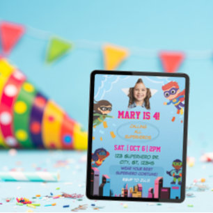 子供のスーパーヒーローコスチューム誕生日パーティー 招待状