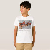 "子供のティーは友人"のであろう Tシャツ (正面フル)