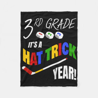 子供のホッケー選手 - ハットトリック - 3年生 - チェック柄Tシャツ フリースブランケット