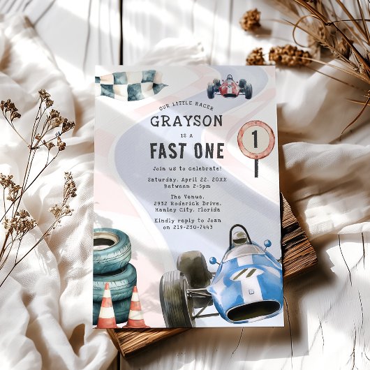子供のレーシングカーテーマの1歳誕生日パーティー 招待状
