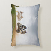 子供の名前が後ろに付いたモトクロスレース枕。 アクセントクッション (正面(垂直))