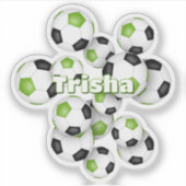 子供の名前入り明るい緑と黒のサッカーボール シール (正面)
