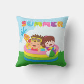 子供の夏の水遊びのスロー枕 クッション (裏面)