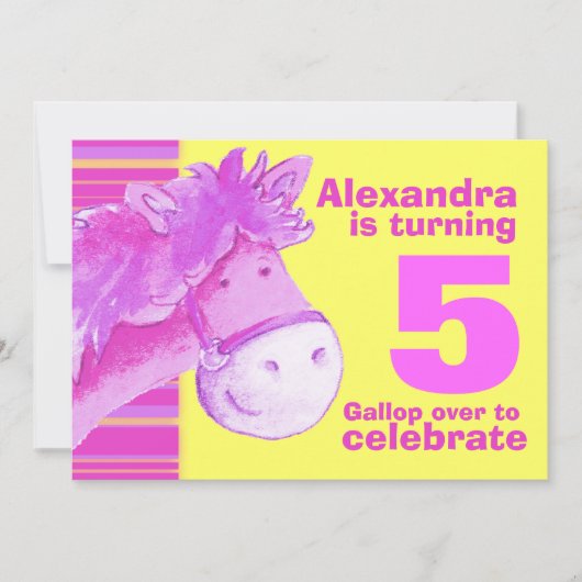 子供の子馬の第5誕生日のピンクの黄色い誕生日の招待 招待状 (正面)