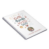 子供の愛らしい発言を祝う 遊び心あるタイポグラフィ ノートブック (右側)