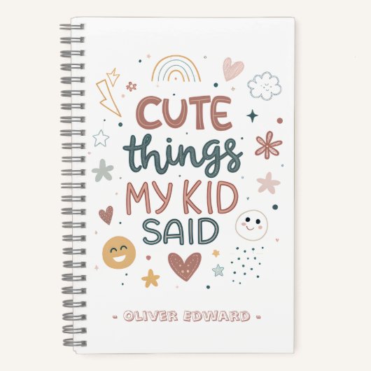 子供の愛らしい発言を祝う 遊び心あるタイポグラフィ ノートブック (正面)