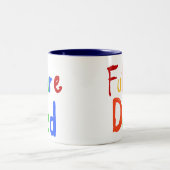 子供の文字の未来のパパのTシャツおよびギフト ツートーンマグカップ (中央)