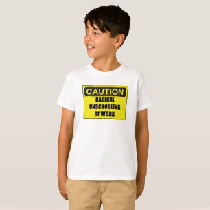 子供の注意の根本的なUnschoolingのユニセックスなティー Tシャツ