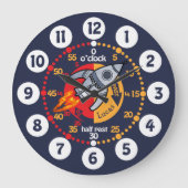 子供の男の子は時空のロケットの時計を言うために学びます ラージ壁時計 (正面)