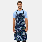 子供の花：シームレスなダークブルー エプロン (着用した状態)