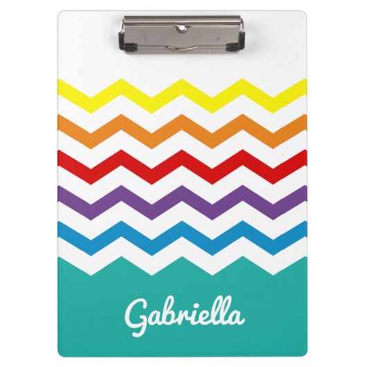 子供の虹のシェブロンのカラフルでかわいらしいパーソナライズ クリップボード (正面)
