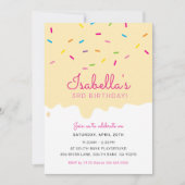 子供の誕生日パーティーケーキは黄色を振りかける 招待状 (正面)