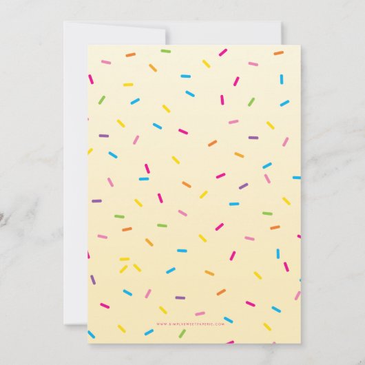 子供の誕生日パーティーレトロなアイスクリームコーンイエロー 招待状 (裏面)