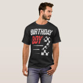子供の誕生日ボーイ2 2レース国旗2歳の誕生日R Tシャツ (正面フル)