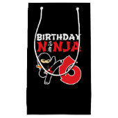 子供の誕生日忍者- 6歳パーティーテーマ スモールペーパーバッグ (正面)