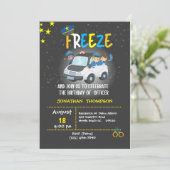 子供の警察官の誕生日パーティー招待状 招待状 (スタンド正面)