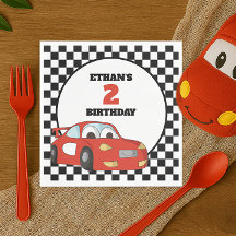 子供の赤いレーシングカー 2歳の誕生日パーティー
