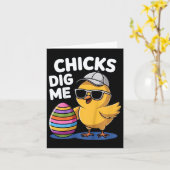 子供の雛が私にイースターボーイズを掘る カード (黄色い花)