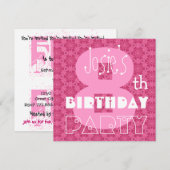 子供の8歳の誕生日 カスタム名 現代のピンク 招待状 (正面/裏面)