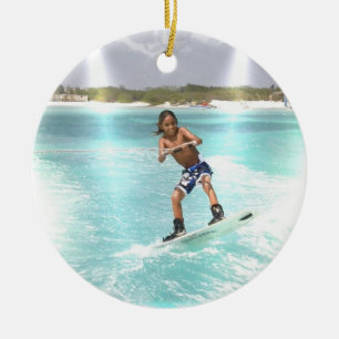 子供のWakeboardingのオーナメント セラミックオーナメント