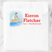 子供はIDの航行ボートのステッカーを示しました 長方形シール (バッグ)