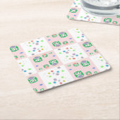 子供へカラフルなフクロウパターン スクエアペーパーコースター (アングル)