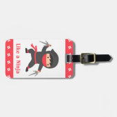 子供へSaiの武器を持つかわいい忍者の子供 ラゲッジタグ (正面横)