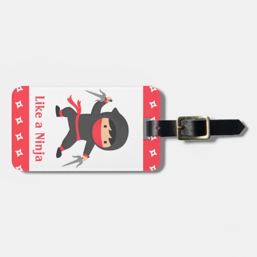 子供へSaiの武器を持つかわいい忍者の子供 ラゲッジタグ (正面横)