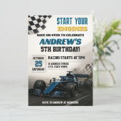 子供向けのレースカーの誕生日パーティー 招待状 (スタンド正面)