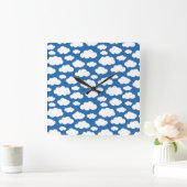 子供向けの可愛いフワフワの雲が青い空に浮かぶ スクエア壁時計 (ホーム)