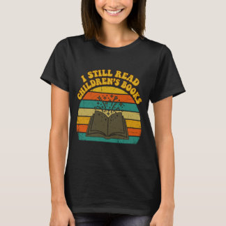子供向けの本を読むおかしいヴィンテージ レトロ男性 Tシャツ