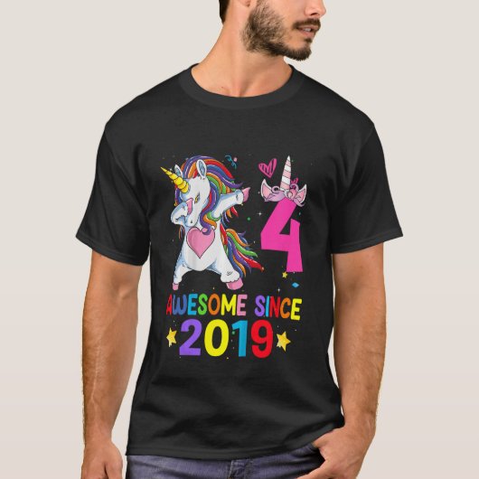 子供4歳のギフトUnicornダビング4th Birthda Tシャツ (正面)