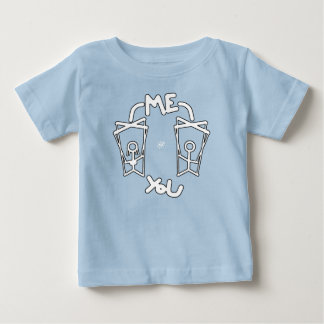 子供VS親のダイナミクスジョークベビーTシャツ ベビーTシャツ