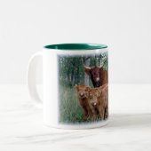 子牛を持つ高地牛 ツートーンマグカップ (正面左)