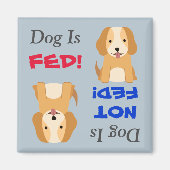 子犬が固食べ物を与え定され食べ物を与えない マグネット (正面)