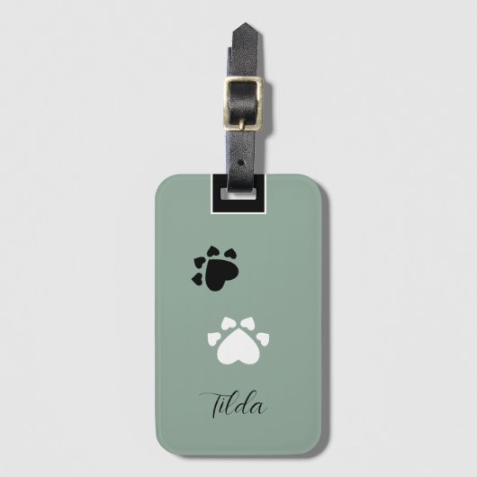 子犬のハートモノグラムの足 ラゲッジタグ (正面縦)