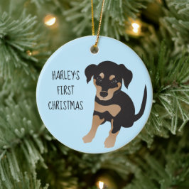 子犬の初めてのクリスマスかわいい犬の黒と茶色 セラミックオーナメント