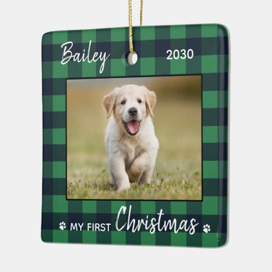 子犬の初めてのクリスマスグリーンプレイドドドドッグフォト セラミックオーナメント (左)