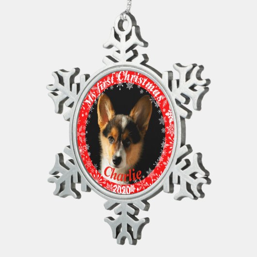 子犬の初めてのクリスマス写真 スノーフレークピューターオーナメント (右)