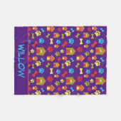 子犬の前足とボーンズパープルフリースブランケット フリースブランケット (正面(横))