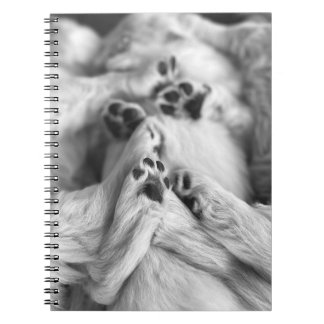 子犬の前足の山ノート ノートブック