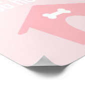 子犬の誕生日飾は犬の家のピンクに署名 ポスター (角)