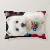 子犬の首の身に着けているクリスマス鐘 アクセントクッション (正面)